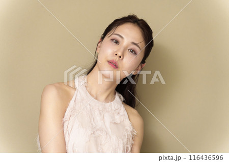 ワンホンメイク　ビューティー　女性 116436596