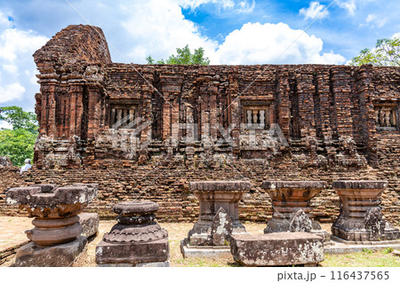 ベトナム　ヒンドゥーの神々を祀るチャンパ王国の聖地のミーソン遺跡 116437565