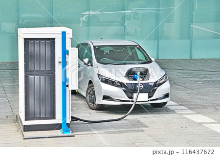 充電中のEV 充電中のEV 116437672