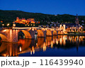 ネッカー川に架かる「カールテオドール橋」と「ハイデルベルク城」のライトアップ 116439940