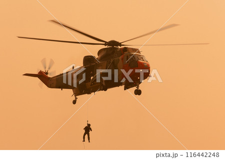 夕暮れのベルギー空軍WS-61シーキング救難ヘリ 夕暮れのベルギー空軍WS-61シーキング救難ヘリ 116442248