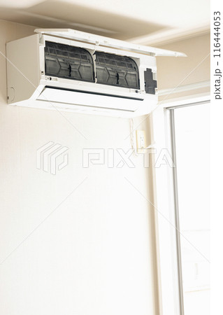 部屋にエアコンを取り付け後 部屋にエアコンを取り付け後 116444053