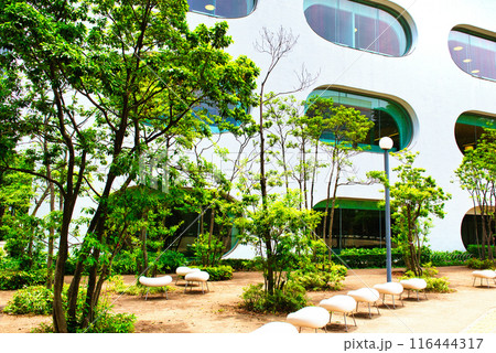 武蔵野市にある武蔵野プレイス　複合公共施設の風景 116444317