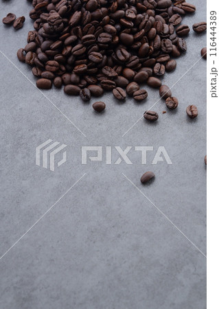 焙煎したコーヒー豆 116444389