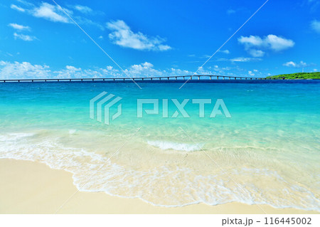 沖縄　青空の宮古島　与那覇前浜の海 116445002