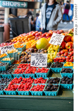 アメリカシアトルのパイクプレイスマーケットの果物 116445037