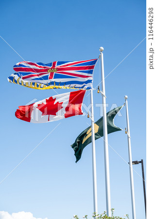 カナダの国旗とBC州の州旗 116446298