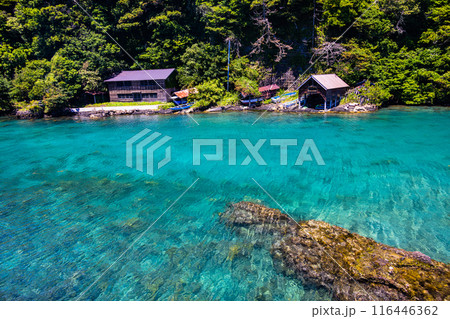 【新潟県_佐渡_矢島･経島】美しい景観を楽しみながら、たらい舟体験 116446362