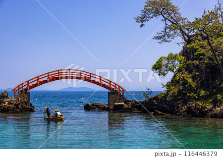 【新潟県_佐渡_矢島･経島】美しい景観を楽しみながら、たらい舟体験 116446379