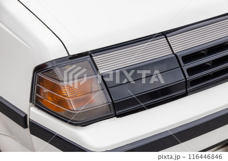 古い自動車のヘッドライト　Headlight of the old car 116446846