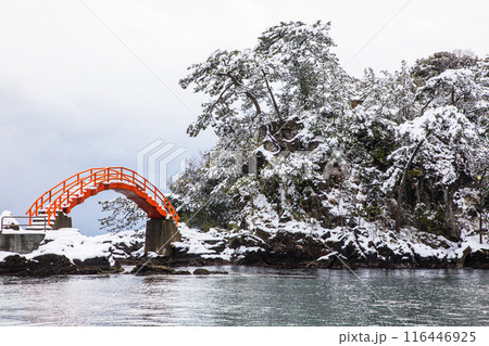 【新潟県_佐渡_矢島・経島】冬の景観を見て楽しもう 【新潟県_佐渡_矢島・経島】冬の景観を見て楽しもう 116446925