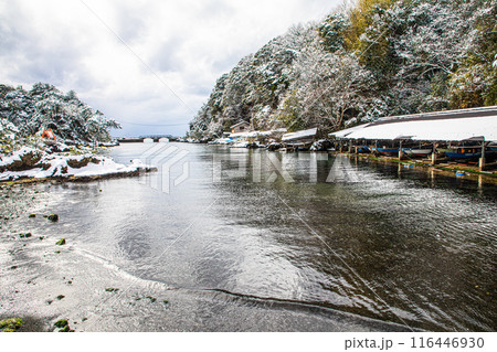 【新潟県_佐渡_矢島･経島】冬の景観を見て楽しもう 116446930