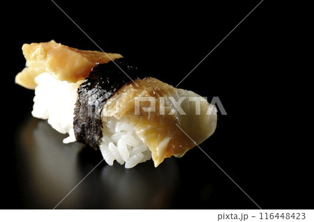 穴子の握りを黒背景で撮影 穴子の握りを黒背景で撮影 116448423