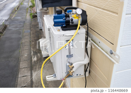 家庭用エアコンの室外機 真空引き 家庭用エアコンの室外機 真空引き 116448669