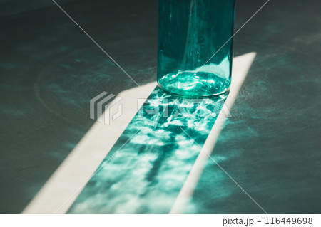 ガラスビンの光透過 ガラスビンの光透過 116449698