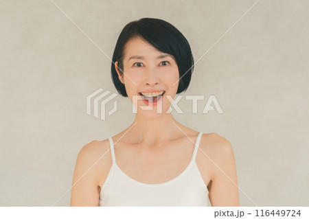 50s beauty 116449724