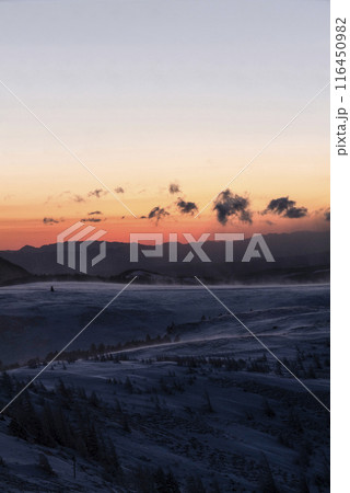 冬の美ヶ原高原、日の出前の様子 冬の美ヶ原高原、日の出前の様子 116450982