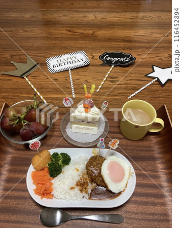美味しそうな誕生日ディナー 美味しそうな誕生日ディナー 116452894