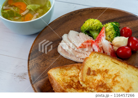 フレンチトーストとスープ 116457266