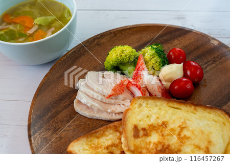 フレンチトーストとスープ 116457267