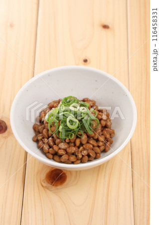 小皿に入れた納豆 小皿に入れた納豆 116458331