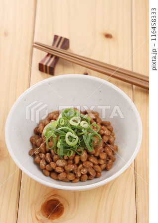 小皿に入れた納豆 小皿に入れた納豆 116458333