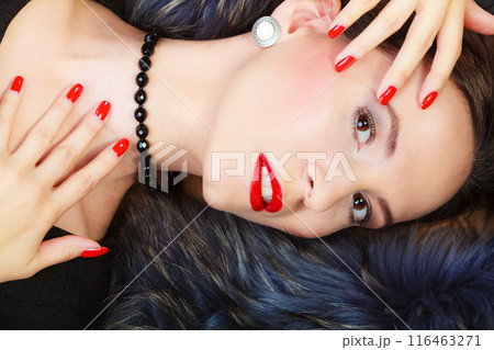 Fashion woman in fur coat, lady portrait 116463271