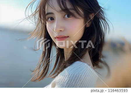 海に遊びに来ている女性 海に遊びに来ている女性 116463593