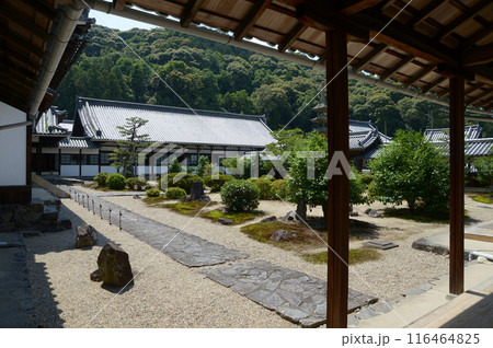 興聖寺　回廊から庫裏を望む　京都府宇治市 116464825