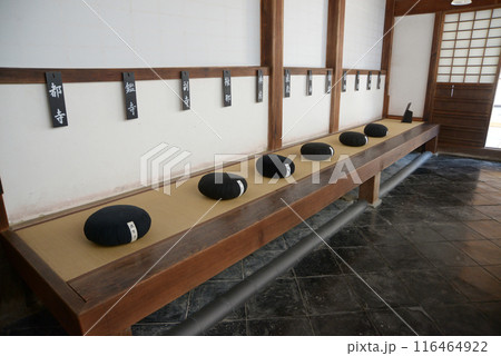 興聖寺 僧堂の内部 京都府宇治市 興聖寺 僧堂の内部 京都府宇治市 116464922