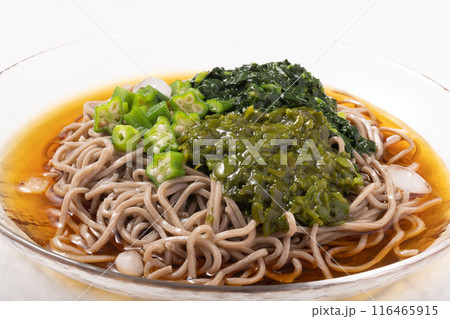 ねばねば　冷やし蕎麦（オクラ　モロヘイヤ　めかぶ） 116465915