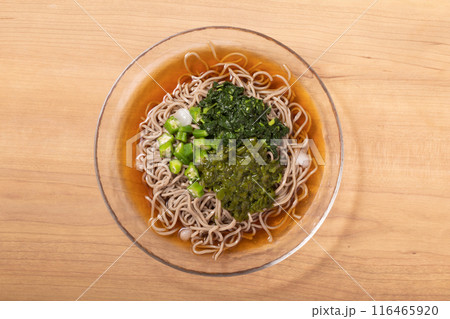 ねばねば　冷やし蕎麦（オクラ　モロヘイヤ　めかぶ） 116465920