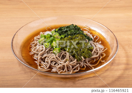 ねばねば　冷やし蕎麦（オクラ　モロヘイヤ　めかぶ） 116465921