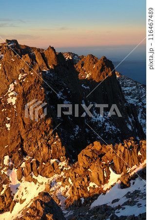 Morgenrot,Takidani 初冠雪した槍穂高連峰・滝谷の朝焼け(日の出・モルゲンロート) Morgenrot,Takidani 初冠雪した槍穂高連峰・滝谷の朝焼け(日の出・モルゲンロート) 116467489