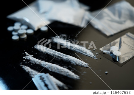 違法薬物　ドラッグ　覚醒剤　コカイン 116467658