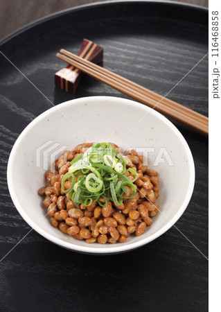 小皿に入れた納豆 小皿に入れた納豆 116468858