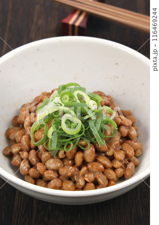 小皿に入れた納豆 小皿に入れた納豆 116469244
