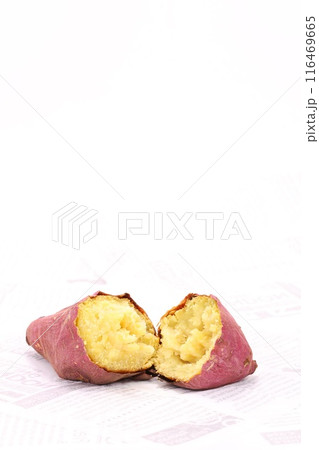 焼き芋 紅優甘 べにゆうか 割ったところ 明るい背景 焼き芋 紅優甘 べにゆうか 割ったところ 明るい背景 116469665