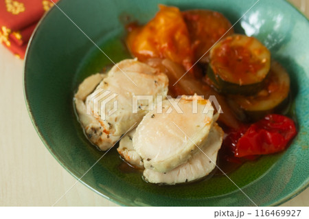 巻かない手作り「鶏ハム」バジルガーリック風味ラタトゥイユ添え 116469927