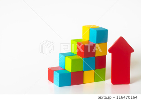 矢印と積み木ブロックのグラフ・右肩上がり 116470164