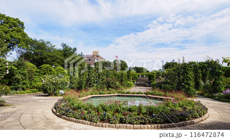 神奈川県横浜市港の見える丘公園（フランス山庭園・横浜市イギリス館・山手111番館）　 116472874