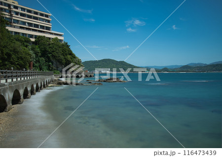 和歌和歌浦遊歩道から名草山を望む　【和歌山県和歌山市】浦遊歩道から名草山を望む　【和歌山県和歌山市】 116473439