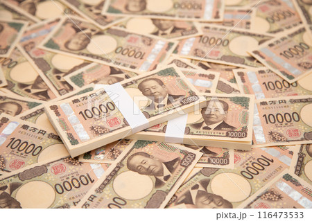 大量の一万円札（新紙幣） 116473533