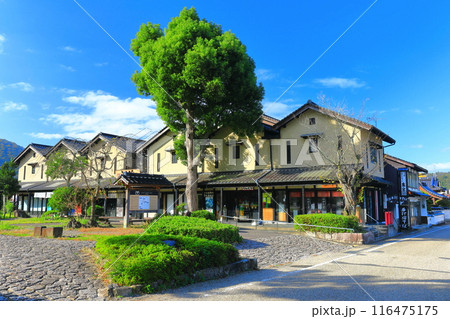 【兵庫県】快晴の出石城下町の町並み 116475175