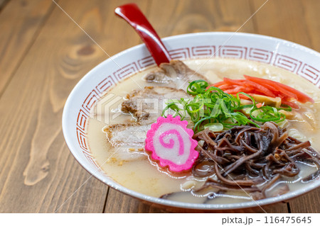 袋麺のとんこつラーメン盛り 袋麺のとんこつラーメン盛り 116475645