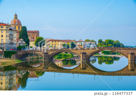 イタリアの花の都フイタリアの花の都フィレンツェの旅行風景ィレンツェの旅行風景 116477337