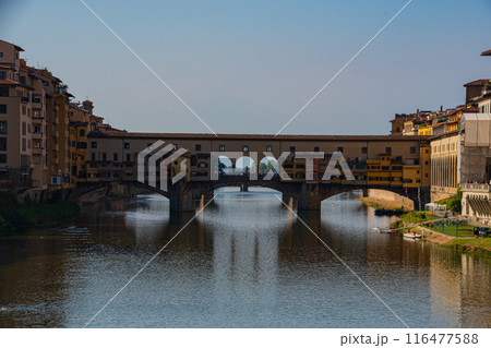きれいな大聖堂のあるイタリアの花の都フィレンツェの旅行風景 116477588