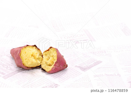 焼き芋　紅優甘　べにゆうか　割ったところ　明るい背景 116478859