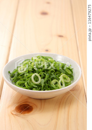 小皿に入れたきざみねぎ 116479275