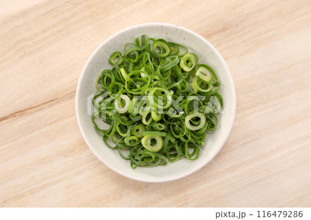 小皿に入れたきざみねぎ 116479286